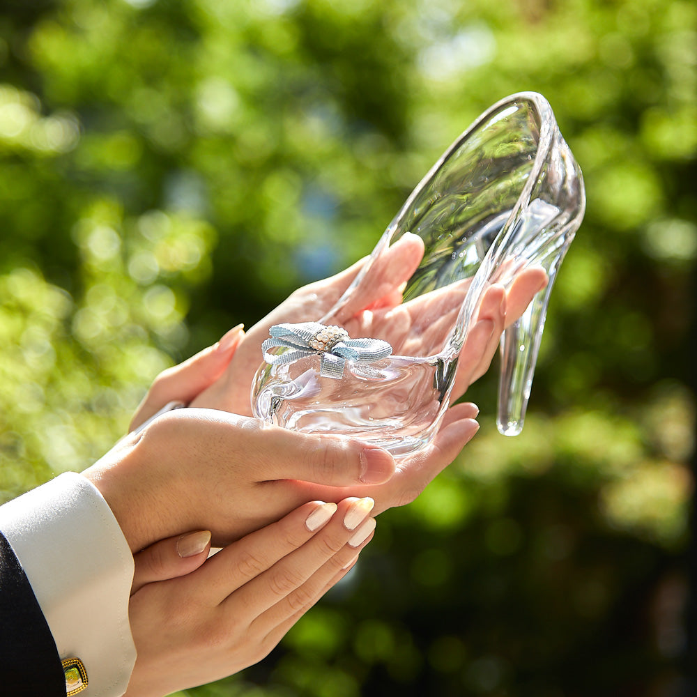 履けるガラスの靴リボン付き（右足） – 履けるガラスの靴エマ